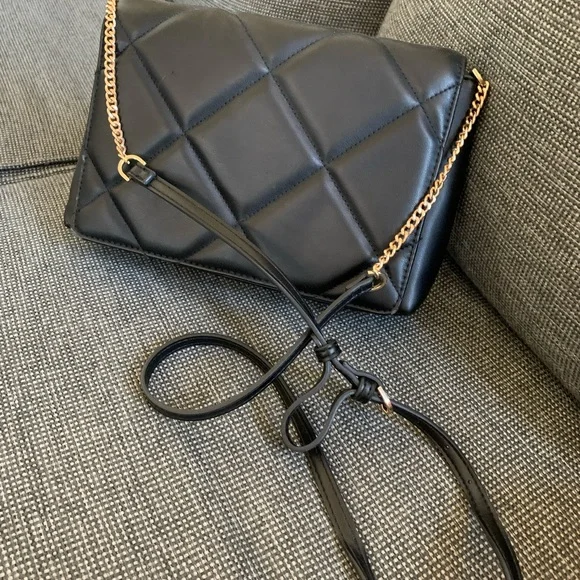 5 like new purses, sold separately or as a group. - Picture 3 of 10